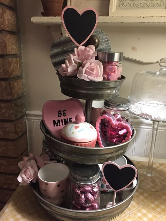 Valentine tiered tray