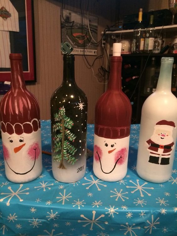 Featured image of post Wine Bottle Painting Ideas For Christmas - Time to pull your paintbrushes and colors out, folks!