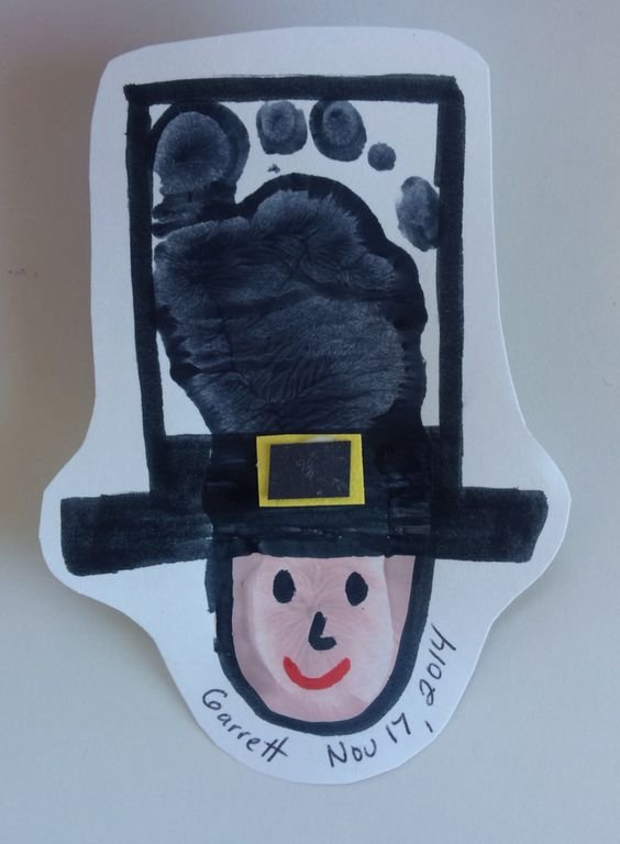 Thanksgiving Crafts for Kids to Make - Pilgrim footprint