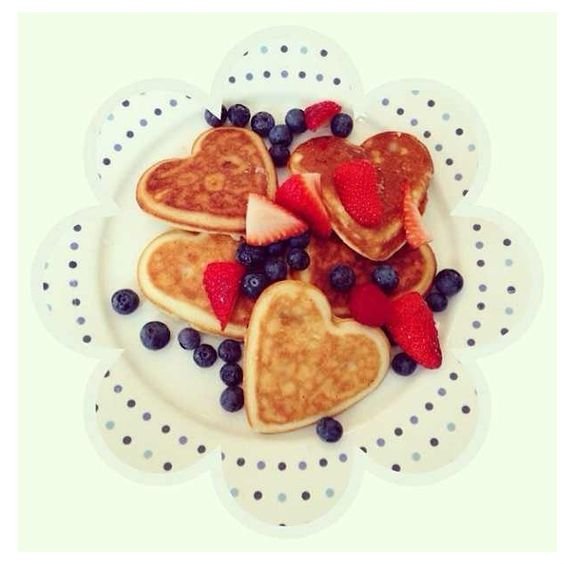 Heart shaped pancakes and berries #valentines #breakfast